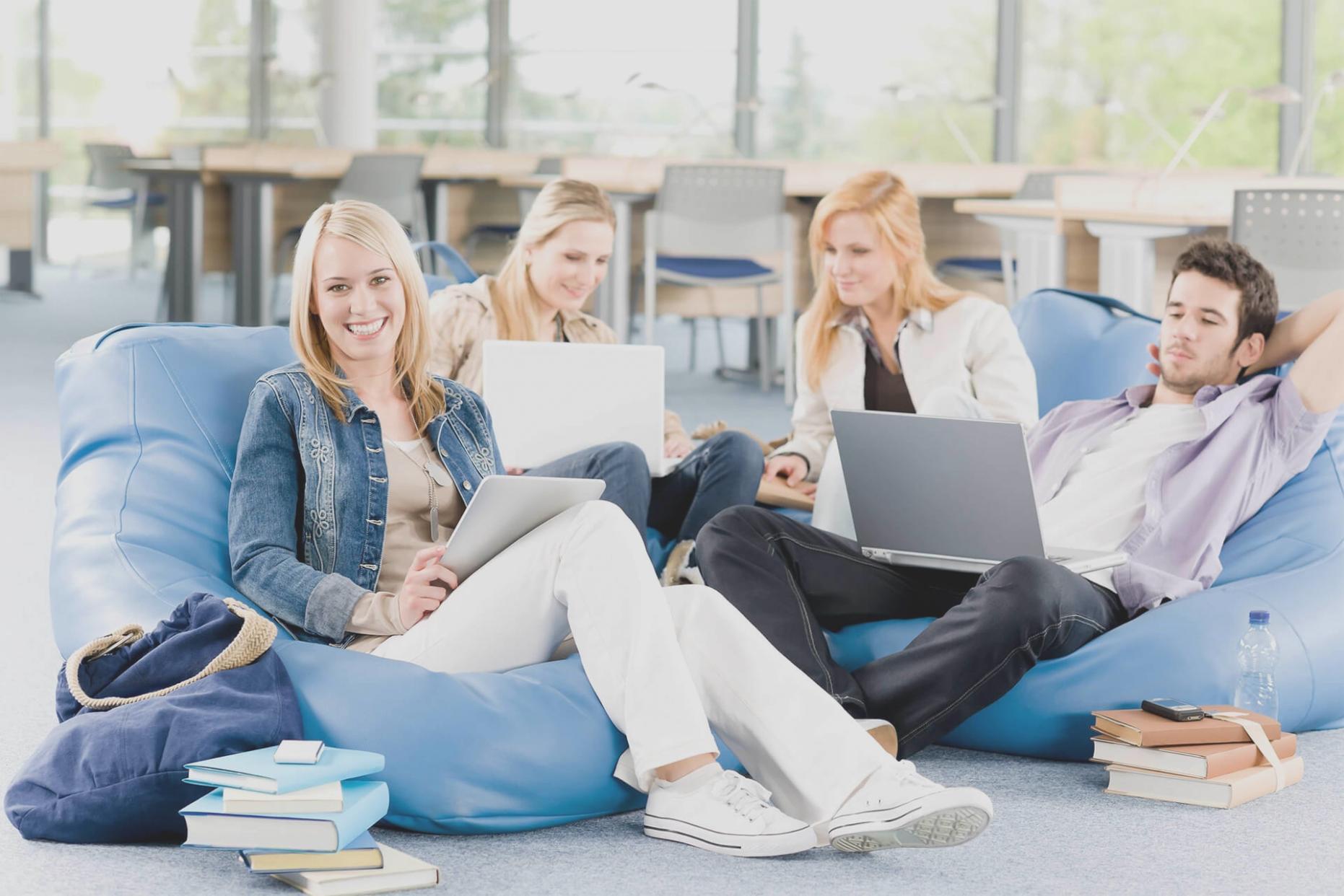 Dyskusja uczestników podczas seminarium online